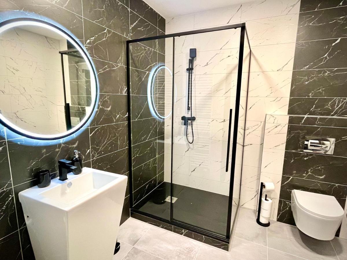 Apartmany Premium Se Soukromym Parkovanim Česká Lípa Dış mekan fotoğraf