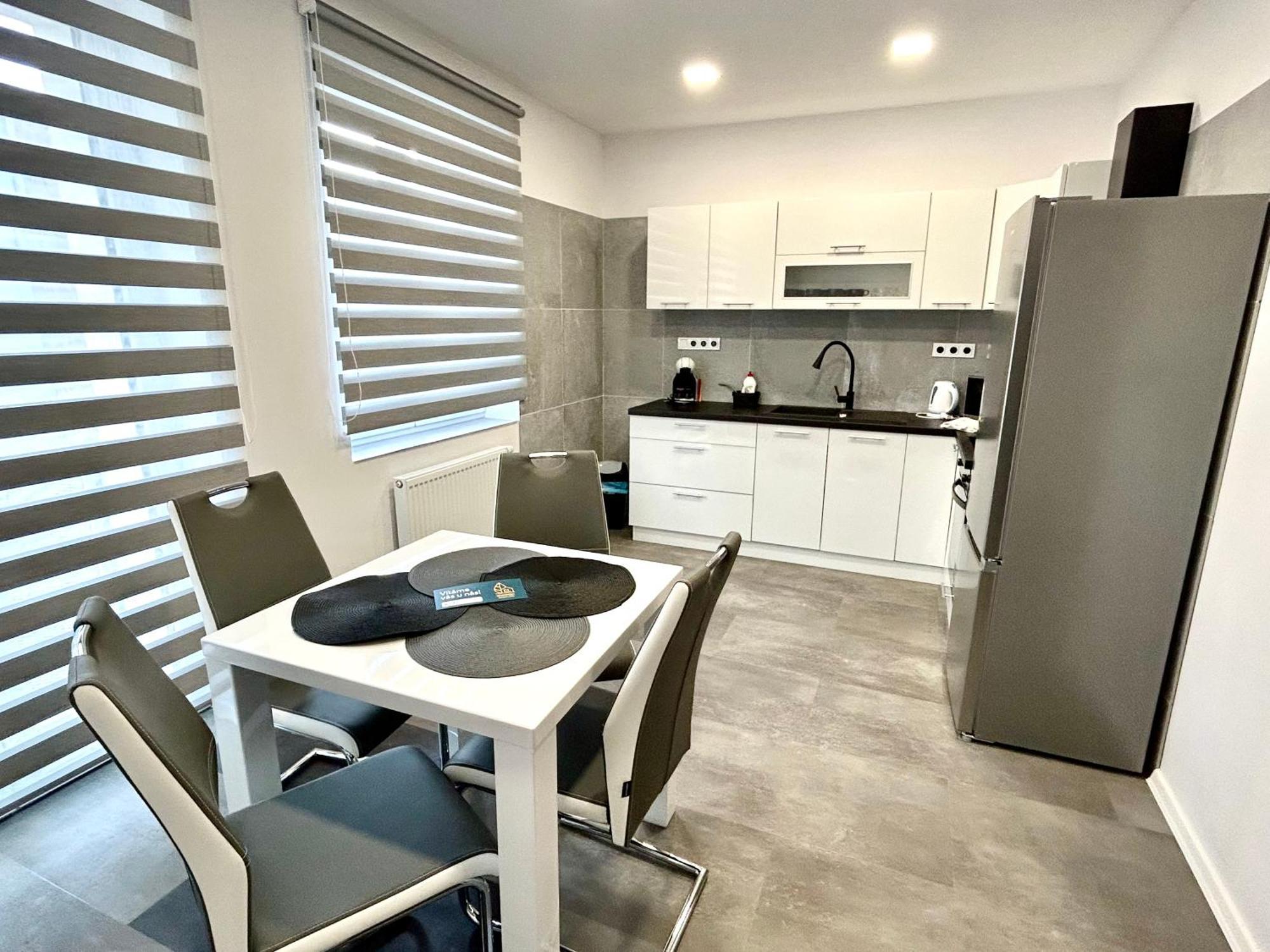Apartmany Premium Se Soukromym Parkovanim Česká Lípa Dış mekan fotoğraf