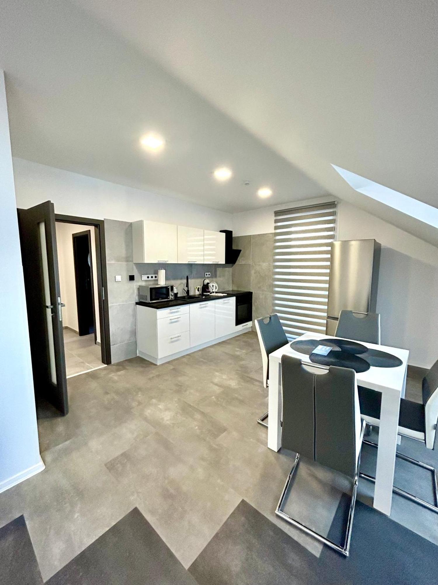 Apartmany Premium Se Soukromym Parkovanim Česká Lípa Dış mekan fotoğraf