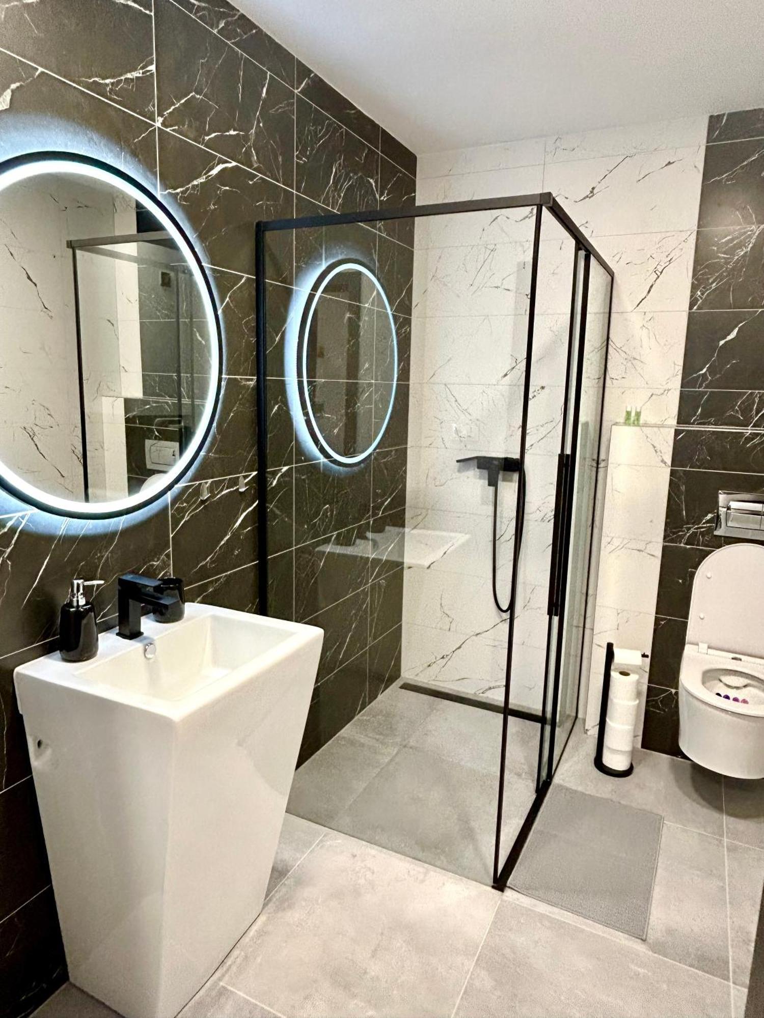 Apartmany Premium Se Soukromym Parkovanim Česká Lípa Dış mekan fotoğraf