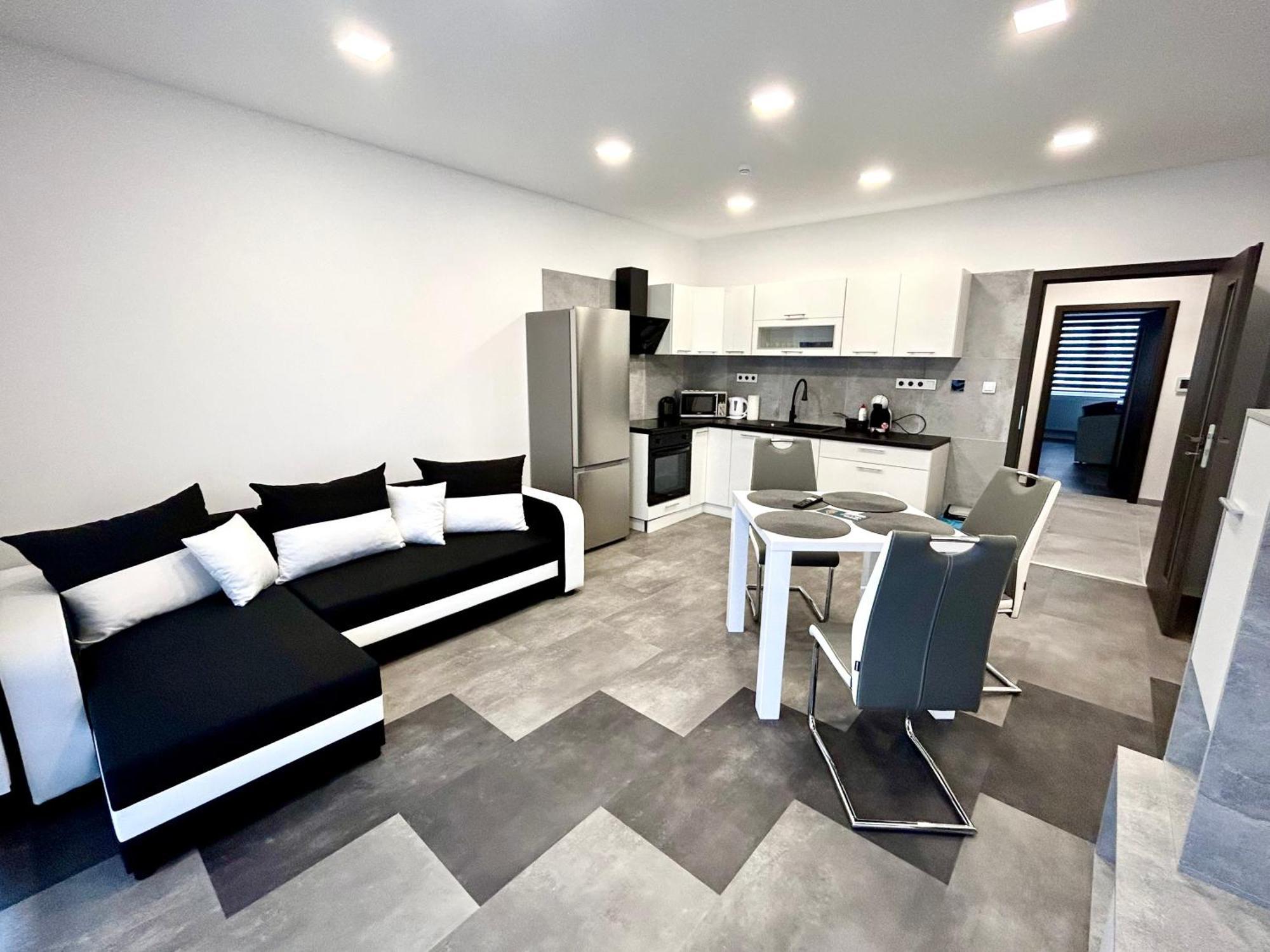 Apartmany Premium Se Soukromym Parkovanim Česká Lípa Dış mekan fotoğraf
