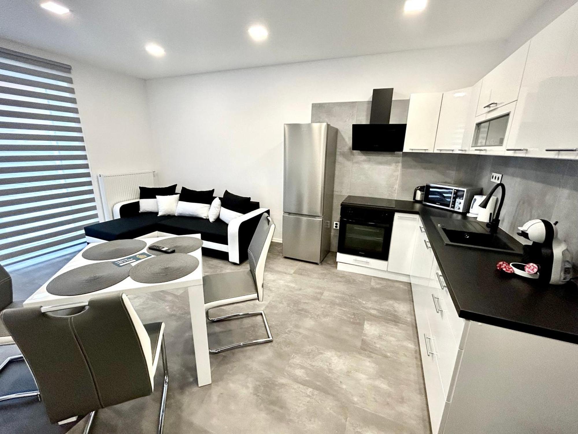 Apartmany Premium Se Soukromym Parkovanim Česká Lípa Dış mekan fotoğraf